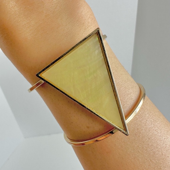 Triangular Design Cuff Bracelet - Picture 8 of 8